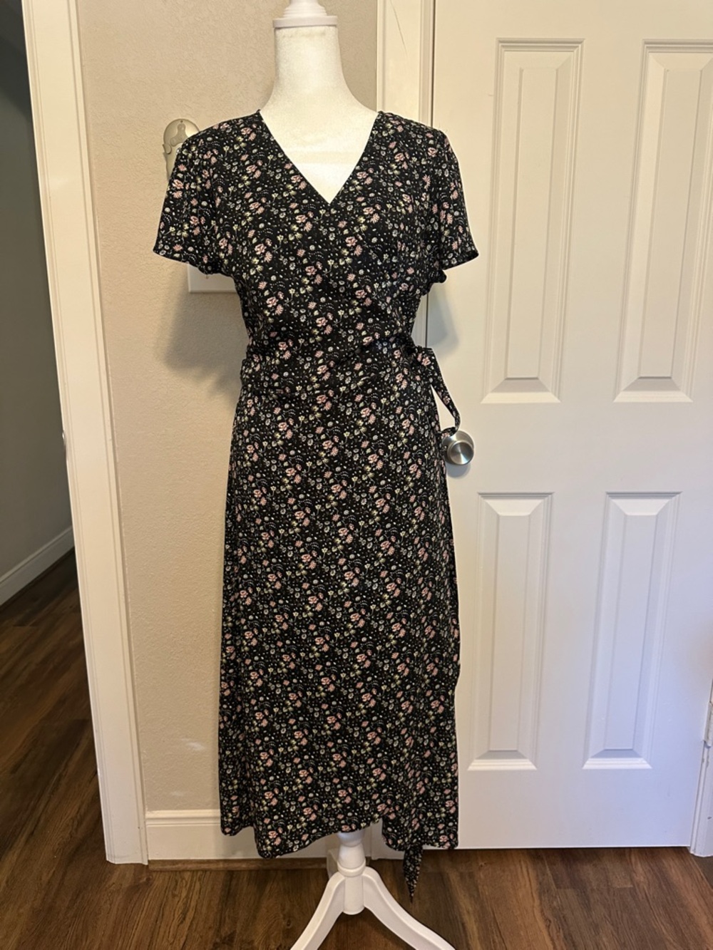 Loft Vine Floral Flutter Sleeve Midi Wrap Dress Size 8